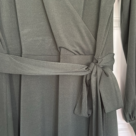 H&M Wrap Dress - Picture 3 of 5